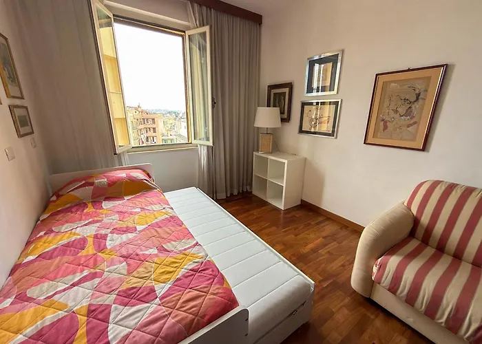 Apartment Naif Rom